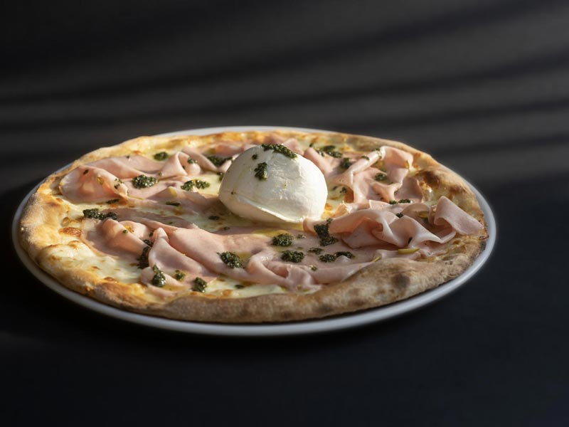 LCM S.A.S di Monfredini Massimo & C. | Al Fiume typisches Restaurant und Pizzeria im Zentrum von Arco, Gardasee