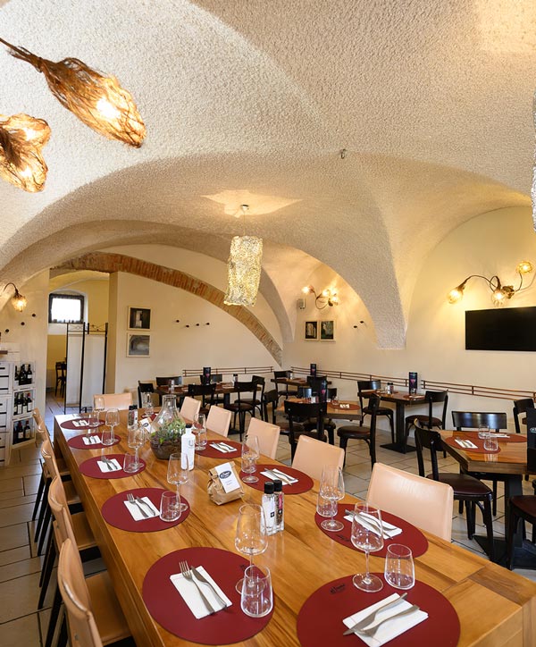 LCM S.A.S di Monfredini Massimo & C. | Al Fiume typisches Restaurant und Pizzeria im Zentrum von Arco, Gardasee