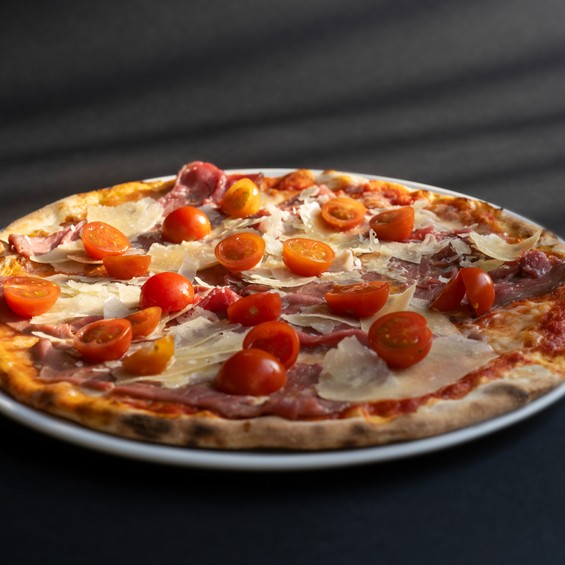 LCM S.A.S di Monfredini Massimo & C. | Al Fiume typisches Restaurant und Pizzeria im Zentrum von Arco, Gardasee