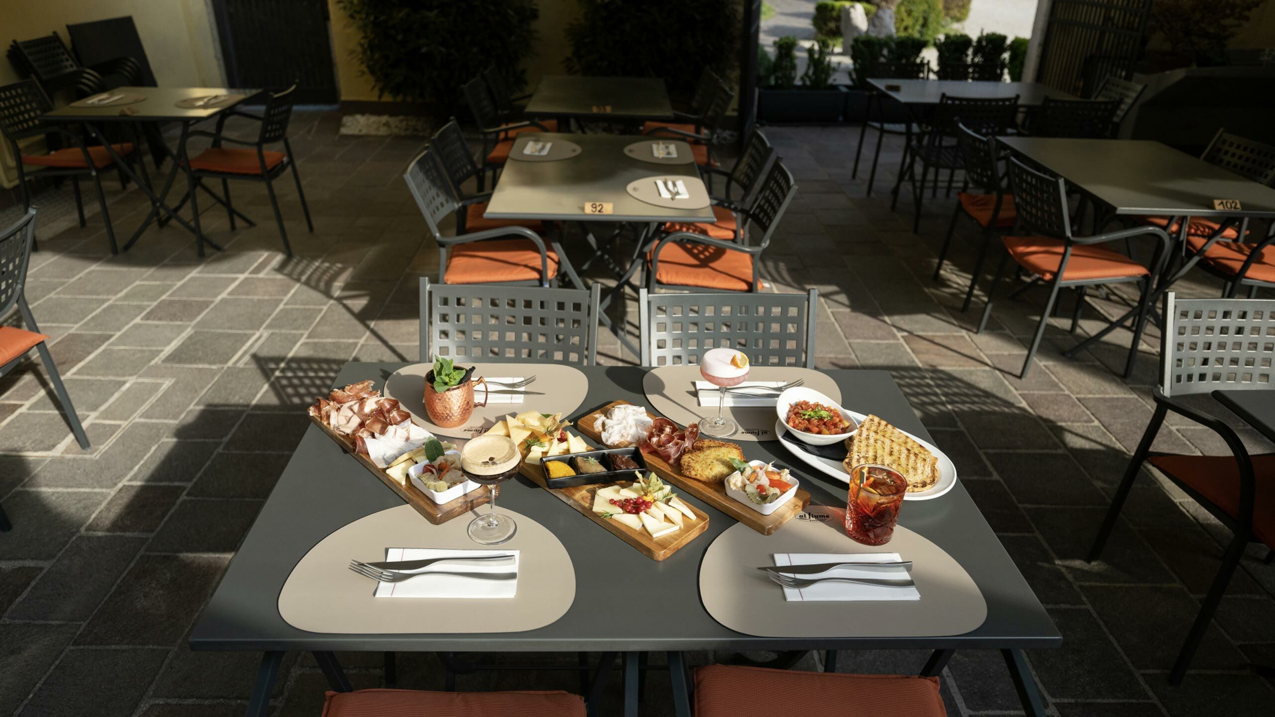 Restaurant - Restaurant